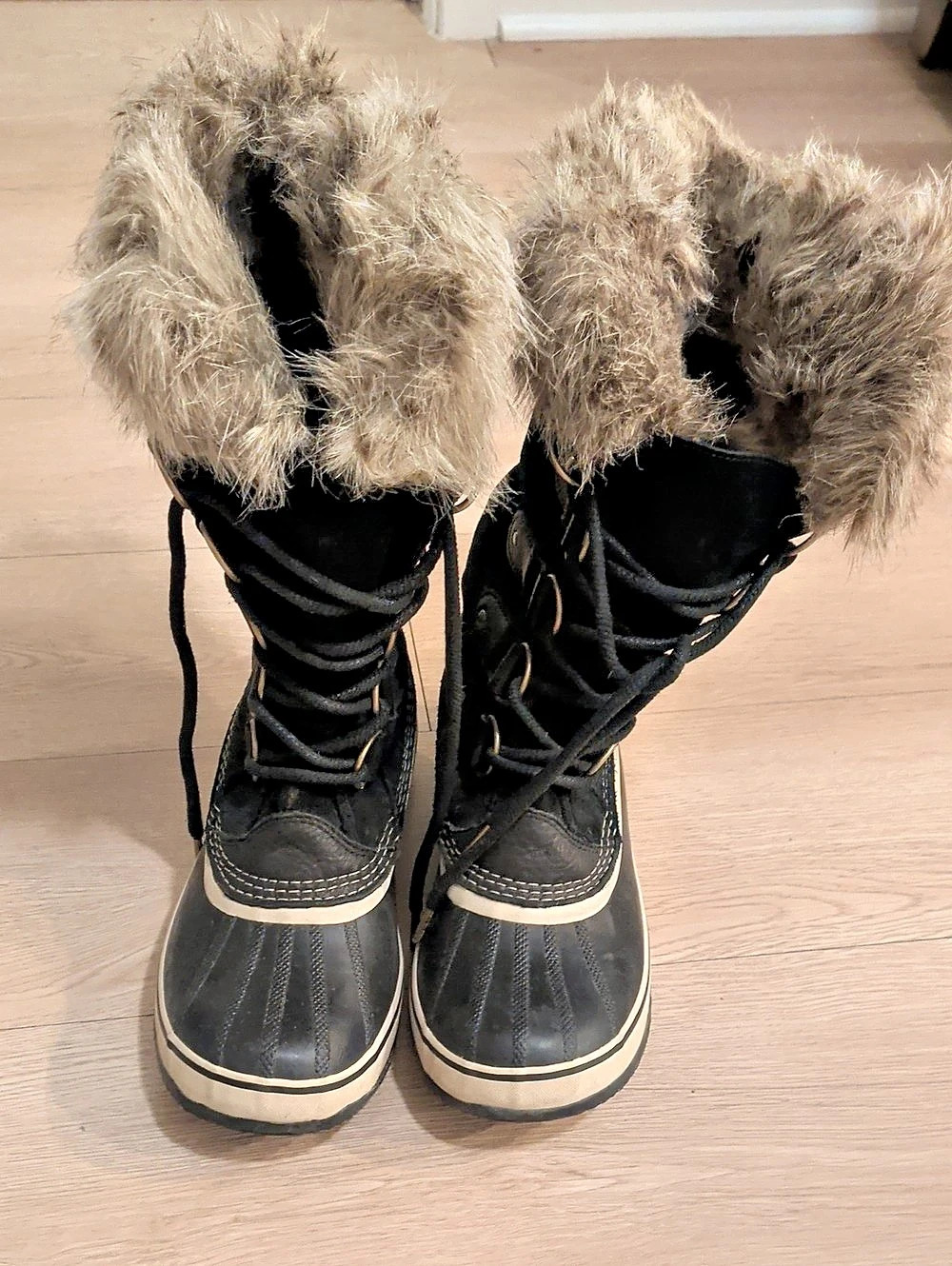Sorel Joan of Arctic Winter Boots Black & White US 10